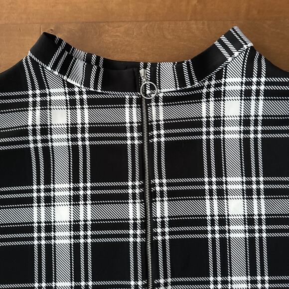 Hot Topic Black & White Plaid O-Ring Skater Skirt size small - Picture 6 of 10